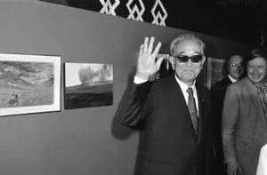 Master Filmmaker Akira Kurosawa On Set Wallpaper