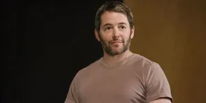 Matthew Broderick In Casual Tee Wallpaper