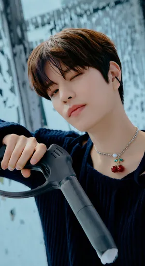 Maxident Stylish Portrait Wallpaper