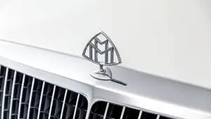 Maybach Hood Ornamentand Grille Wallpaper