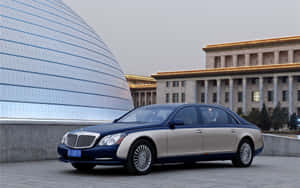 Maybach Landaulet Urban Backdrop Wallpaper