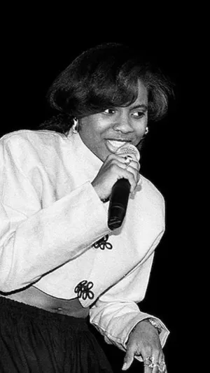 Mc Lyte Performingon Stage Wallpaper