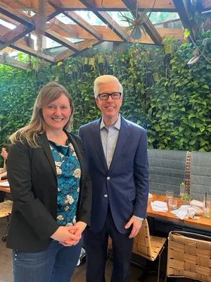 Meetingat Greenhouse Restaurant Wallpaper