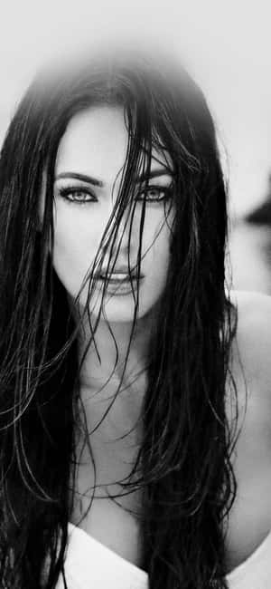 Megan Fox Iphone Black White Wallpaper