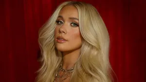 Megan Moroney Blonde Hair Style Wallpaper