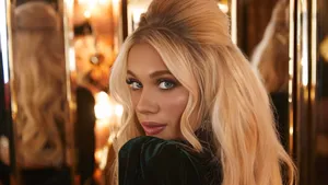 Megan Moroney Glamorous Portrait Wallpaper