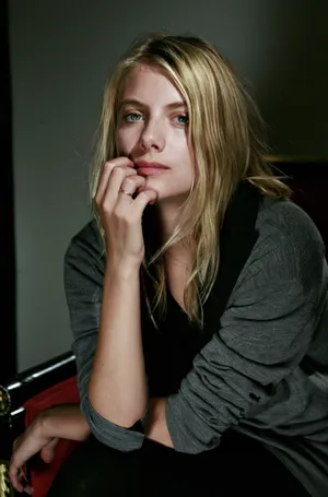 Mélanie Laurent Posing For A Stunning Portrait Wallpaper