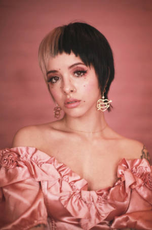 Melanie Martinez Pixie Cut Wallpaper