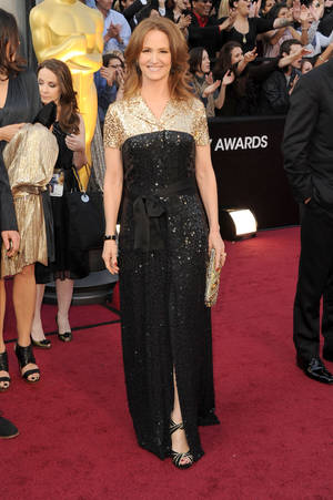 Melissa Leo Sparkly Black Gown On Red Carpet Wallpaper