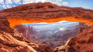 Mesa Arch In Canyonlands National Park Wallpaper