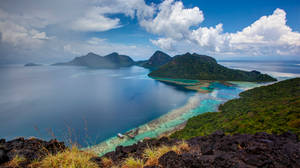 Mesmerizing Ocean View Of Tun Sakaran Marine Park, Malaysia Wallpaper