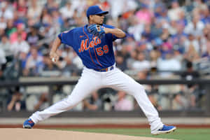 Mets Pitcher In Action Wallpaper