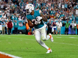 Miami Dolphins Running Back Action Wallpaper