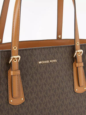 Michael Kors Classic Bag Design Wallpaper