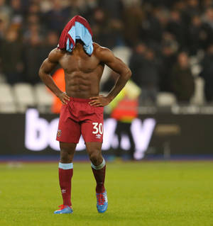 Michail Antonio Shirt On Head Wallpaper