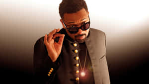 Mike Epps On Stage Wallpaper