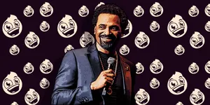 Mike Epps Performing At A Comedy Show. Wallpaper