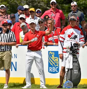 Mike Weir Preparing For Golf Match Wallpaper