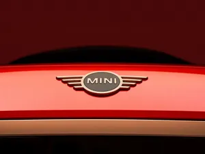 Mini Cooper Logo Red Background Wallpaper