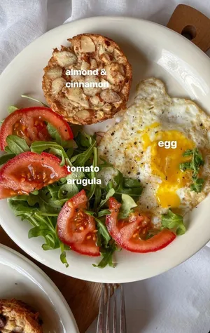 Minimalist Food – A Delectable Dish On A White Plate Wallpaper