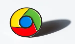 Minimalist Google Chrome Brooch Wallpaper