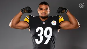 Minkah Fitzpatrick Photo Shoot Pittsburgh Steelers Wallpaper