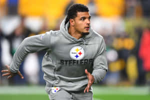 Minkah Fitzpatrick Pittsburgh Steelers Warm Up Hoodie Wallpaper