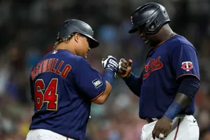 Minnesota Twins Fist Bump Wallpaper