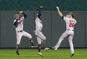 Minnesota Twins Jump Shot Wallpaper