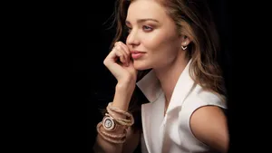 Miranda Kerr White Collar Sleeveless Wallpaper