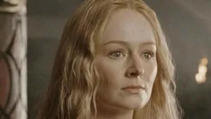 Miranda Otto In An Elegant Gown Wallpaper