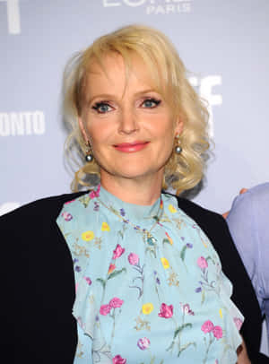 Miranda Richardson Radiating Elegance Wallpaper