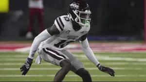 Mississippi State Football Player Ready Position Wallpaper