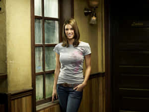 Missy Peregrym Smiling Casual Outfit Wallpaper