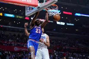 Mitchell Robinson Dunking Poster Nba Basketball Wallpaper