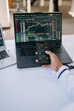 Mobile Stock Trading Analysis Wallpaper