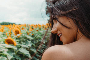 Model In Sunflower Field Wallpaper