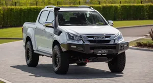 Modern And Powerful Isuzu Truck Wallpaper