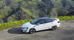 Modern & Eco-friendly - The Honda Clarity Wallpaper