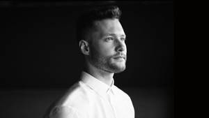 Monochrome Calum Scott Wallpaper