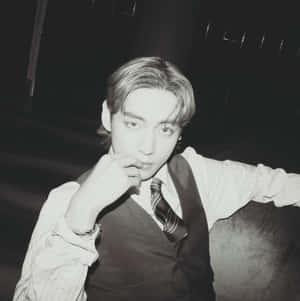 Monochrome_ Elegant_ Pose Wallpaper