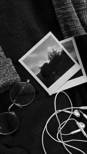 Monochrome_ Memories_and_ Music Wallpaper