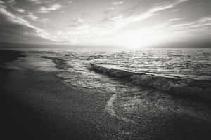 Monochrome Seascape Sunset Wallpaper