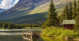 Montana Village Cabin Wallpaper