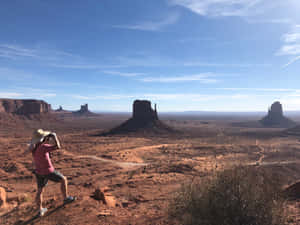 Monument Valley Navajo Tribal Park Binoculars Wallpaper