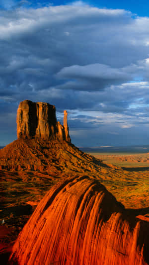 Monument Valley Navajo Tribal Park East Mitten Wallpaper