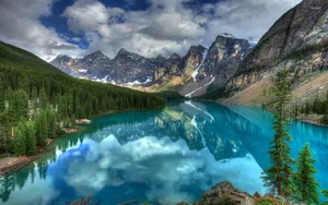Moraine Lake National Park Scenery Wallpaper