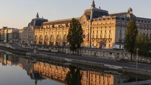 Mornings At Musée Dorsay Wallpaper