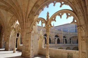 Mosteiro Dos Jeronimos Archways Wallpaper