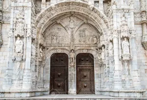 Mosteiro Dos Jeronimos Front Doors Wallpaper